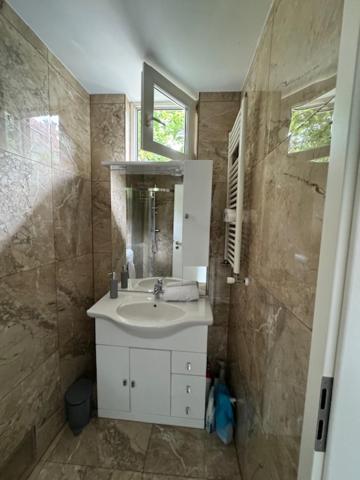 Cozy Flat Near Tivoli Park With Free Parking Apartamento Liubliana Exterior foto